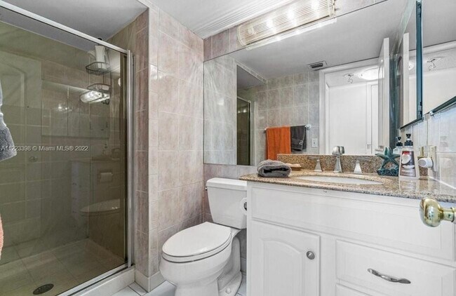 Building Photo - 801 N Ocean Blvd