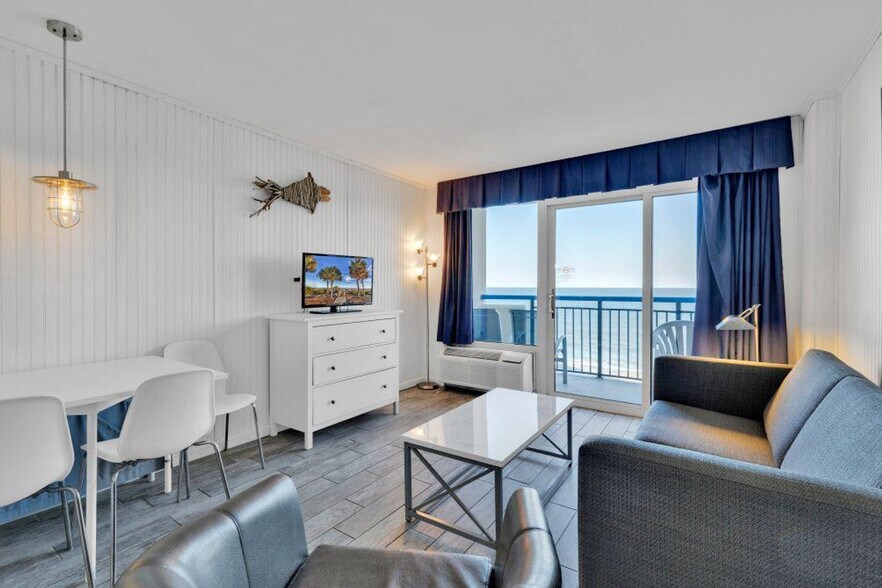 Building Photo - 2300 N Ocean Blvd