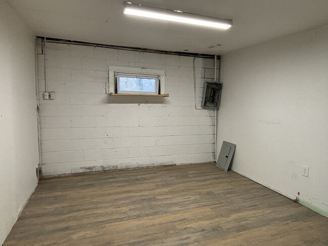 Building Photo - 4414 Kingsley Dr