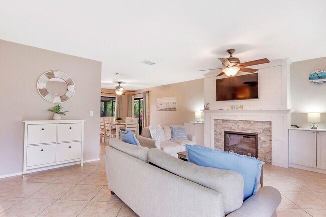 Building Photo - Port St Lucie Pool Home