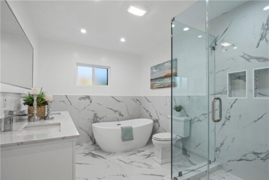 Building Photo - 17601 Rhoda St