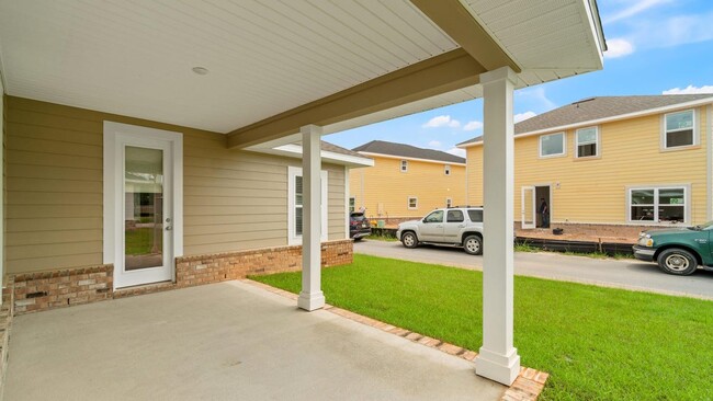 Building Photo - 215 Speckled Trout Ln N