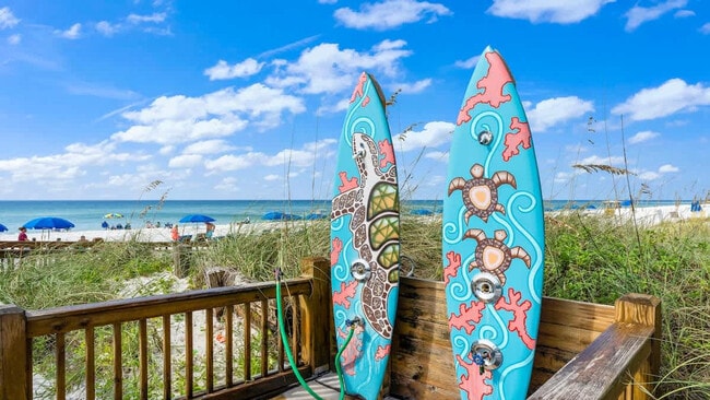 Building Photo - 8743 Thomas Dr