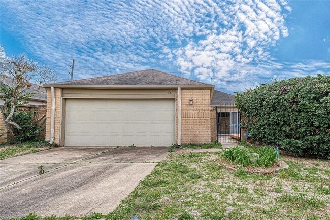 Building Photo - 14947 Heritage Wood Dr