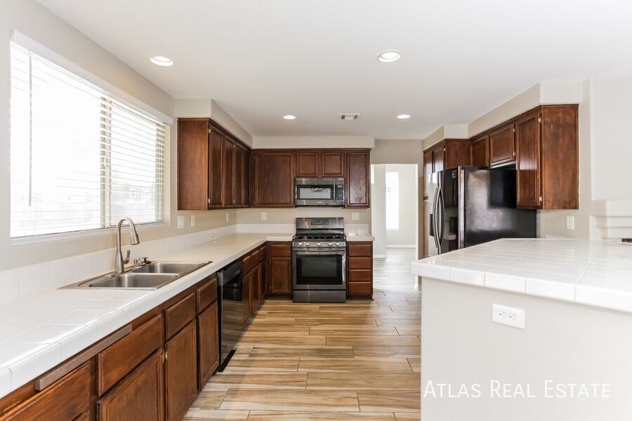 Building Photo - 6122 Flaming Arrow Rd