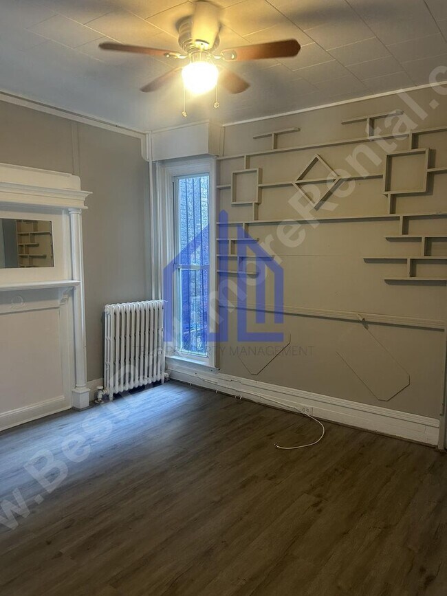 Building Photo - 1913 Walbrook Ave