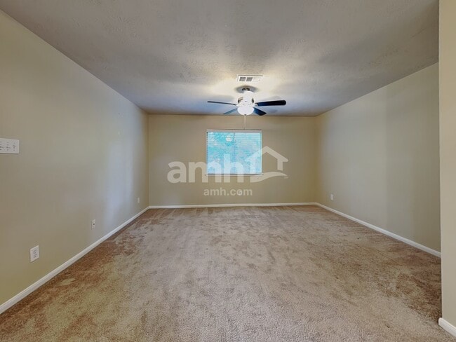 Building Photo - 7010 Durango Dr