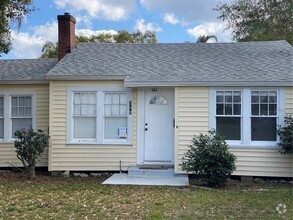 Building Photo - 209 3rd St