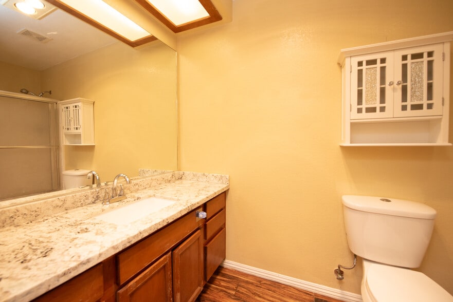 Building Photo - 21667 Laguna Rd