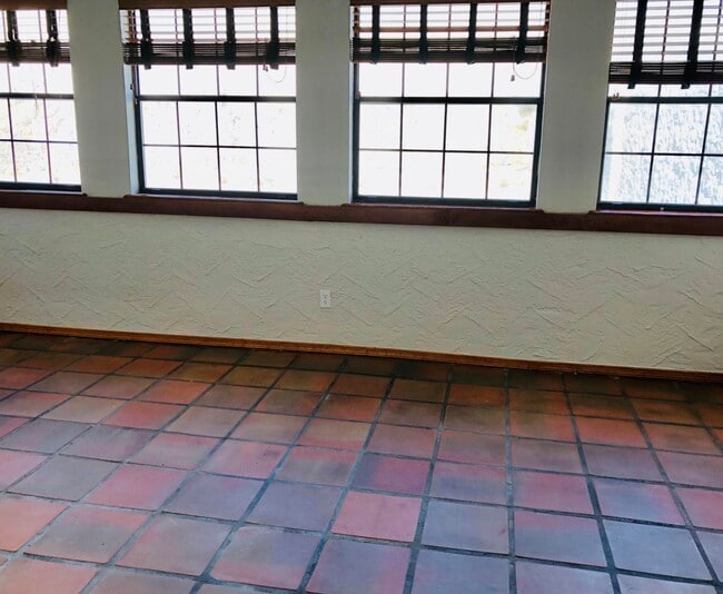 Building Photo - 730 Resler Dr