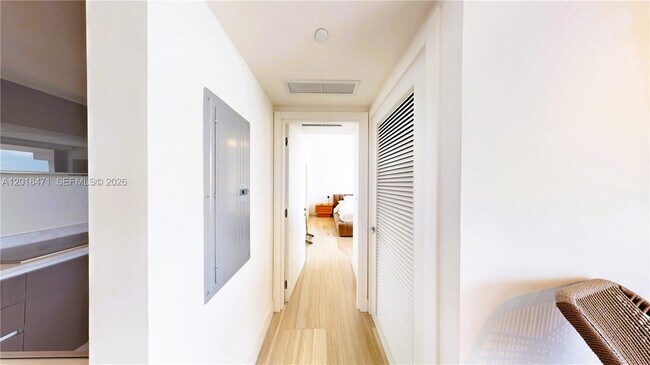 Building Photo - 1451 Brickell Ave