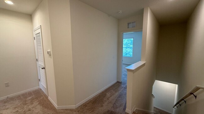 Building Photo - Discover the Charm of Feltrim Reserve! No ...