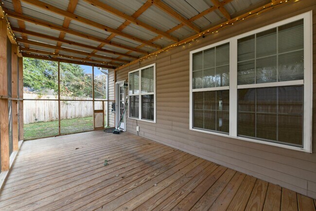 Building Photo - 4732 Lewis And Clark Trail