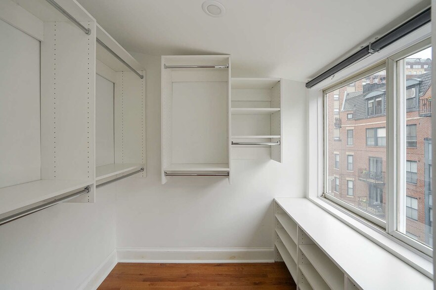 Building Photo - 16 Follen St