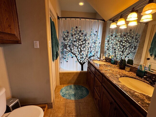 Building Photo - Sophisticated 2/2.5/2 Condo In Gated Commu...