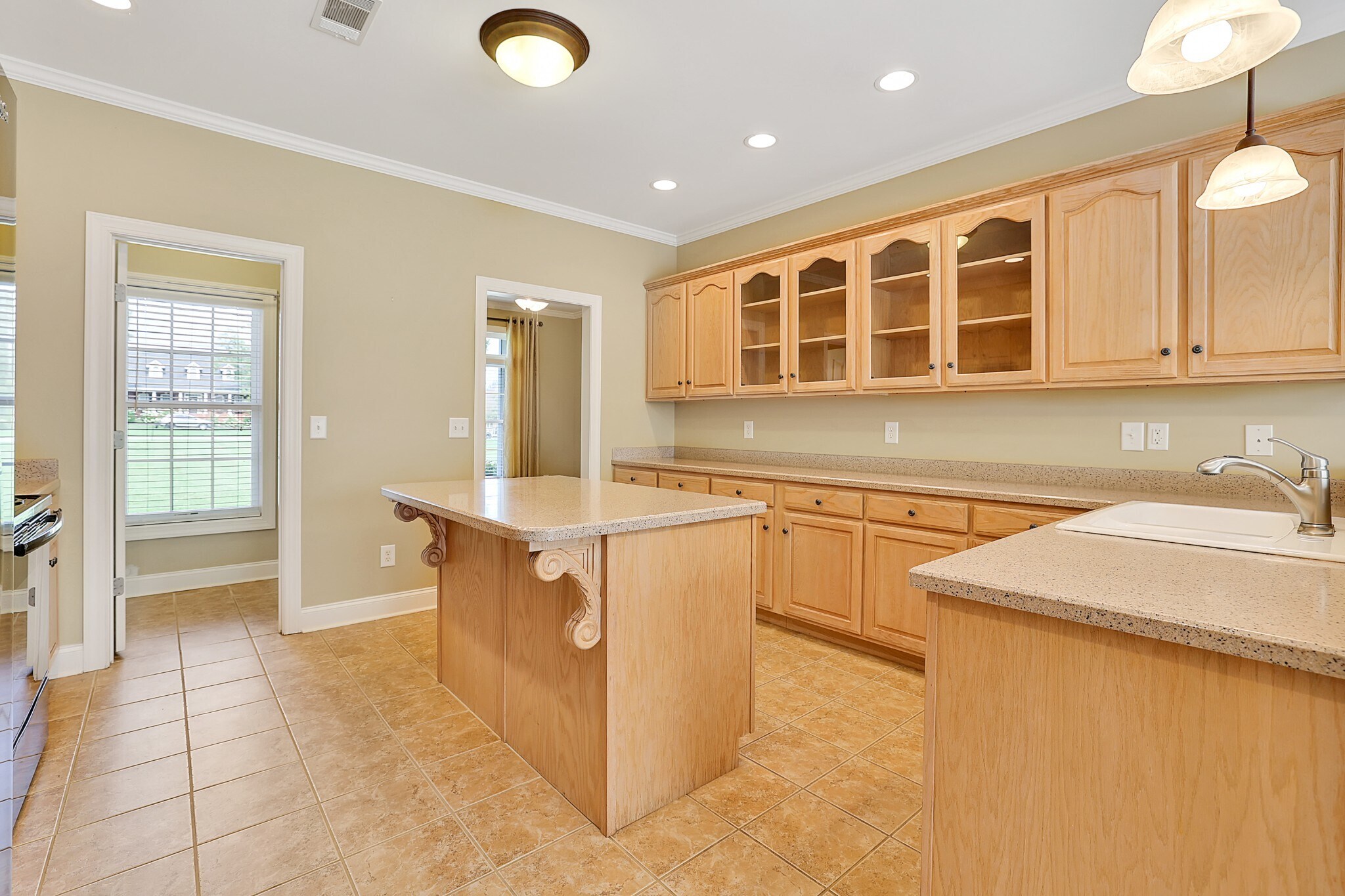 Building Photo - 614 Greene Dr