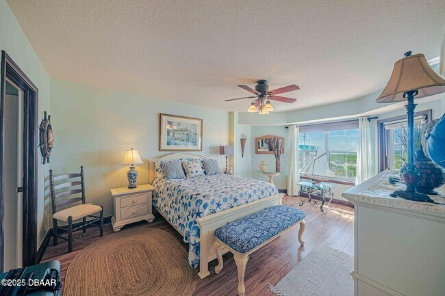 Building Photo - 4650 Links Village Dr