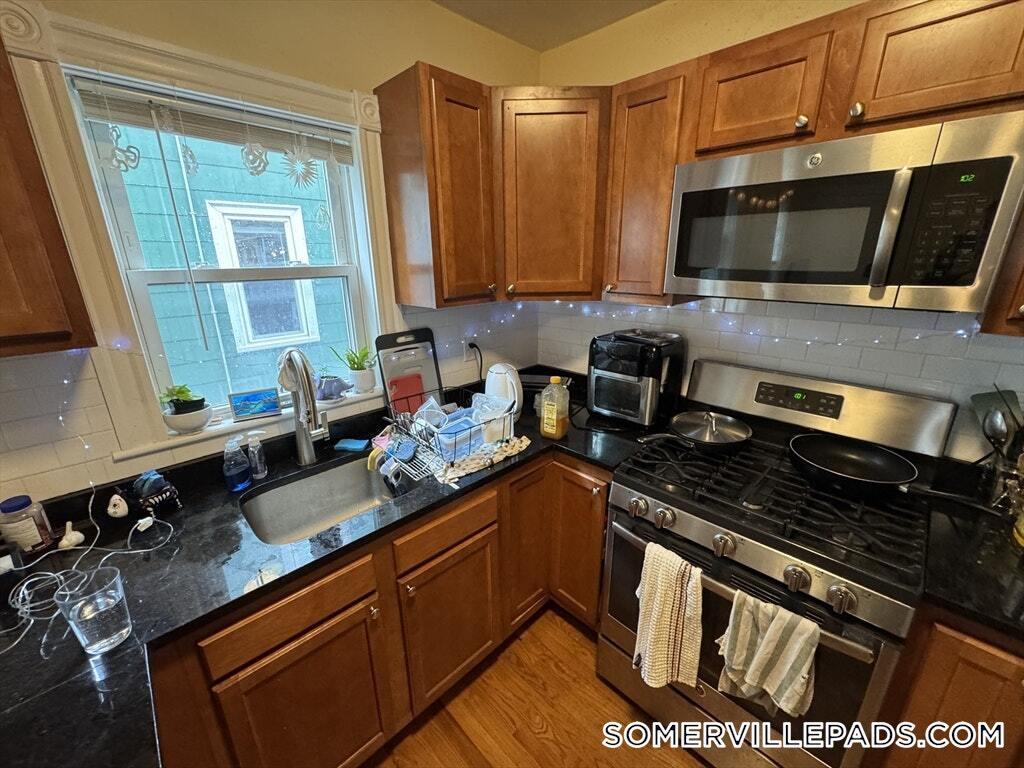 Building Photo - 44 Gorham St