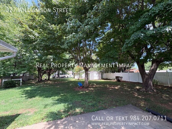 Building Photo - 327 Williamson St