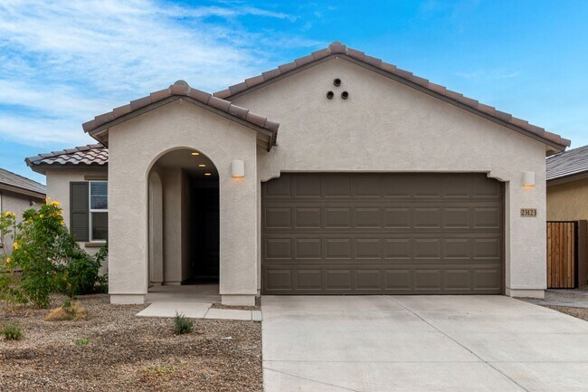 Building Photo - Charming 3-Bed Rental with Spacious Yard