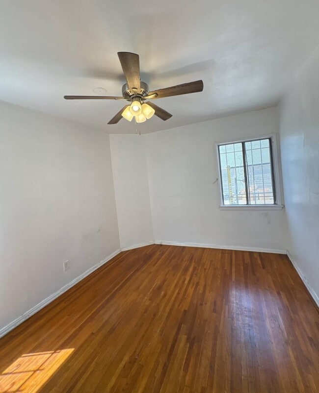 Building Photo - 3.0 bedroom in Los Angeles California 90036