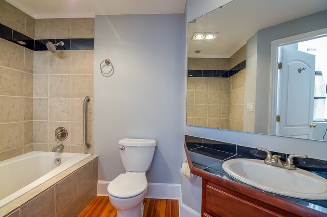 Building Photo - 231 Main St