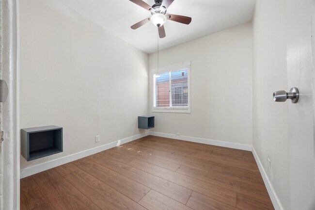 Building Photo - 130 E Colden Ave
