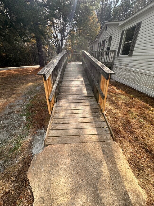 Building Photo - 252 Cobb Rd