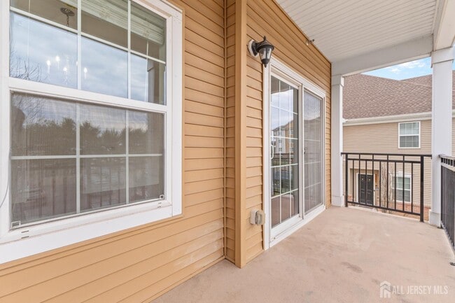 Building Photo - 427 Micali Way