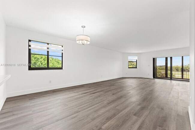 Building Photo - 16171 Blatt Blvd