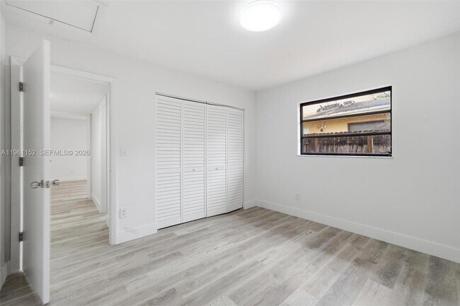 Building Photo - 1281 W 42nd St