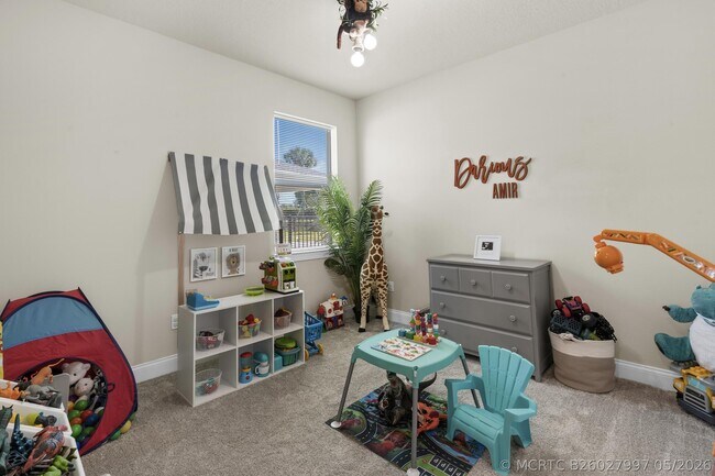 Building Photo - 8588 Dahlia Cir