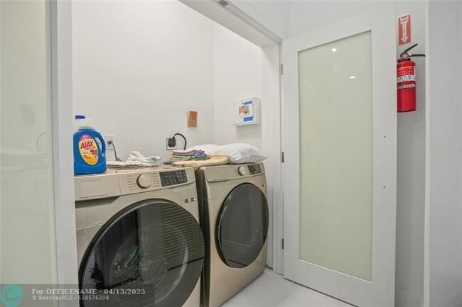 Building Photo - 833 SW 17th St