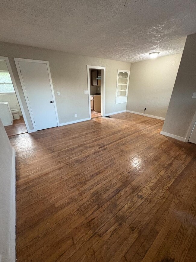 Building Photo - 1623 Harold Dr