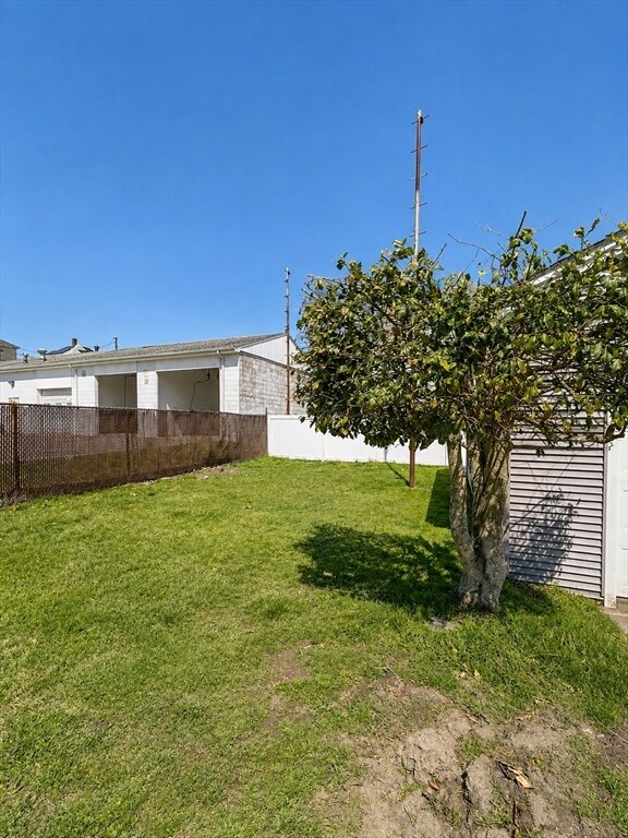 Building Photo - 90 Aetna St