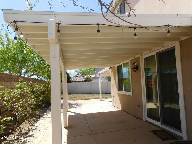 Building Photo - 38016 Aidea St