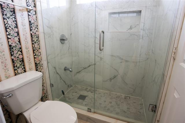 Building Photo - 5708 Sabetha Way