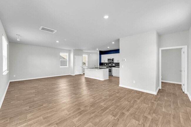 Building Photo - 550 Wayton Cir