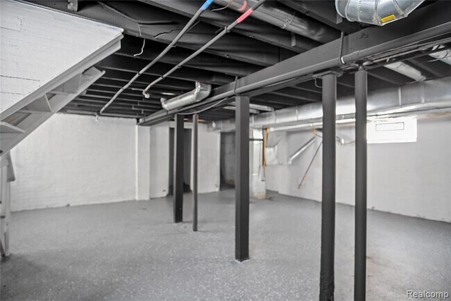 Building Photo - 4000 Berkshire St