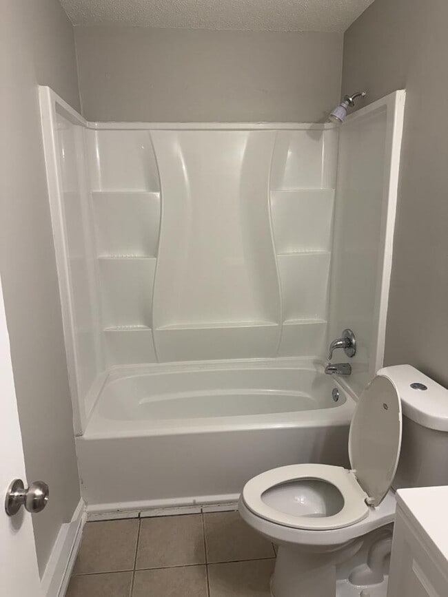 Building Photo - 3981 Bradford Ct