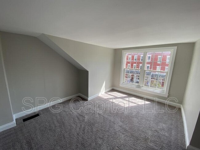 Building Photo - 502 Seneca St