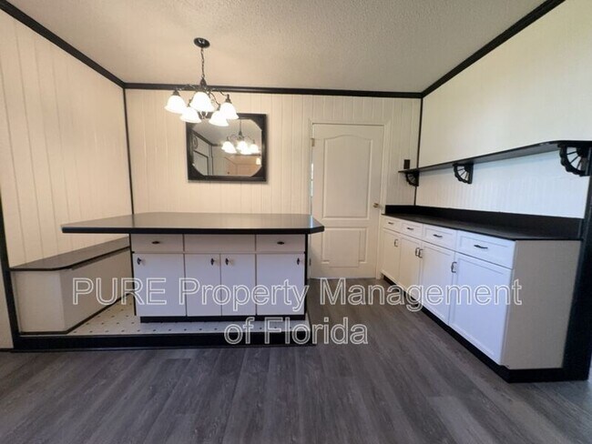 Building Photo - 12300 SE 128th Ct
