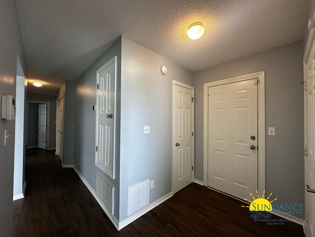 Building Photo - Wonderful 4 Bedroom Home in Fort Walton Beach