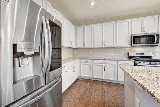 Building Photo - $3,325 - 3 Bed, 3 Bath Home in Centennial ...