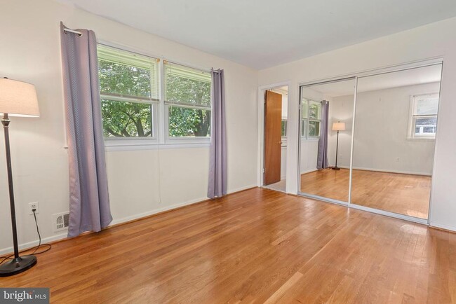 Building Photo - 2623 Depaul Dr