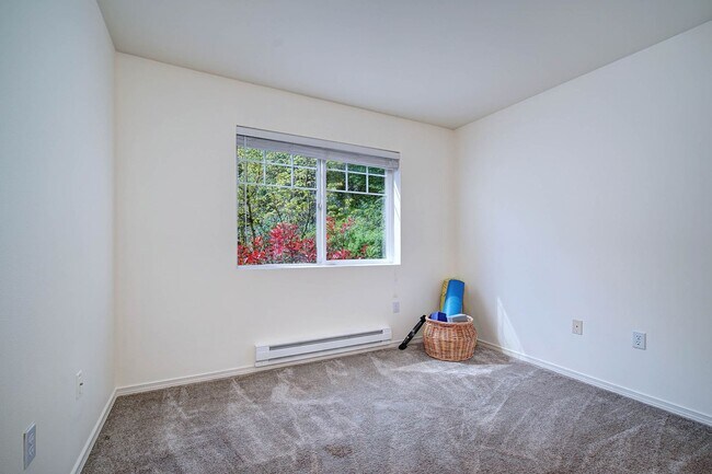 Building Photo - 3Bd/2Ba Issaquah Condo