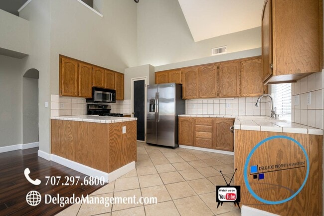 Building Photo - Benicia! Large 3 bd/2 bath