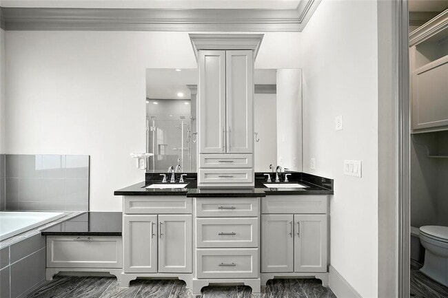 Building Photo - 2905 Bering Dr
