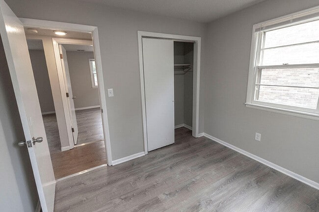 Building Photo - 2921 Northland Dr