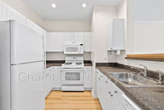 Building Photo - 11375 Aristotle Dr